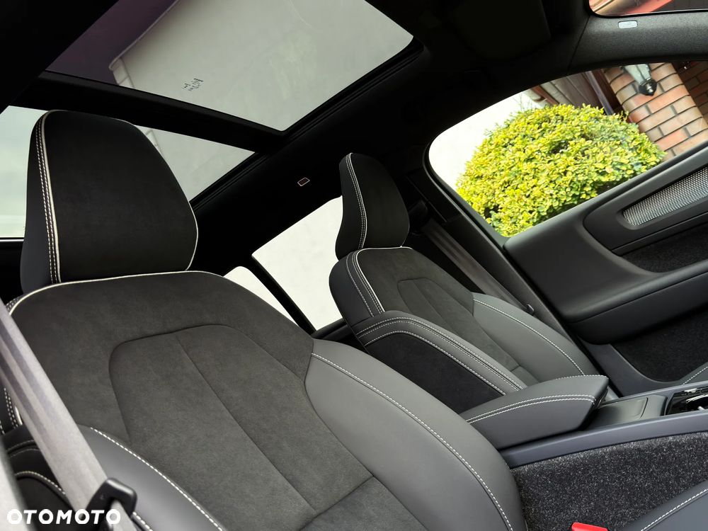 Volvo XC 40 B3 B DKG Ultra Black Edition - 20