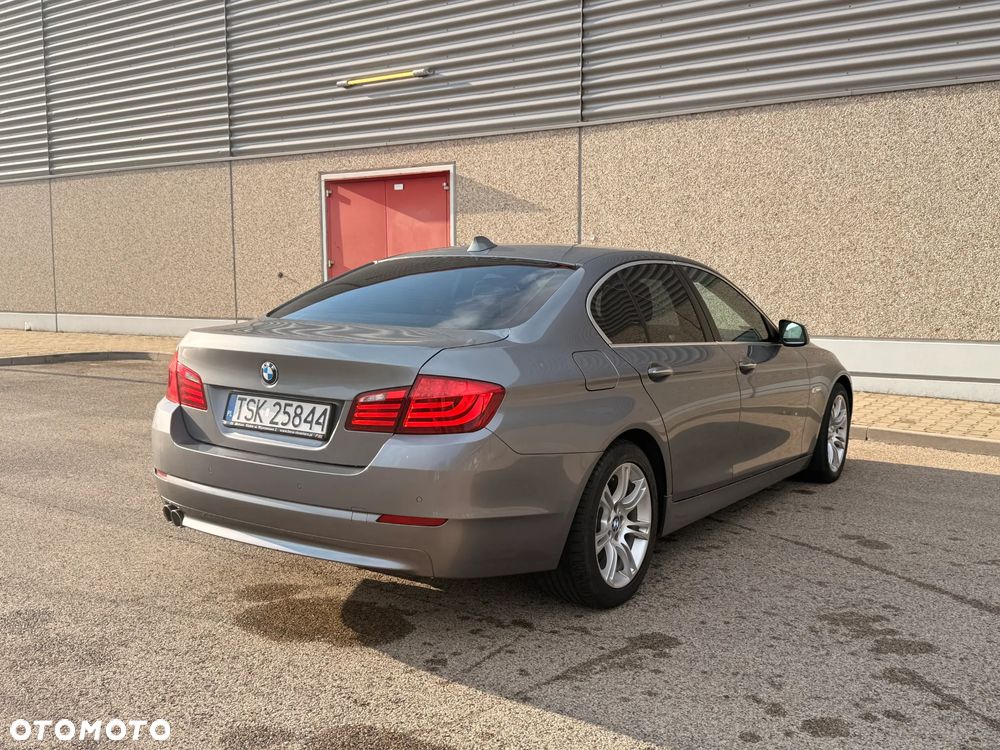 BMW Seria 5 530d Sport-Aut Luxury Line - 3