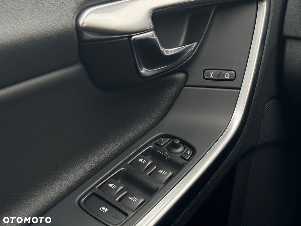 Volvo V60 D3 Drive-E Summum - 14