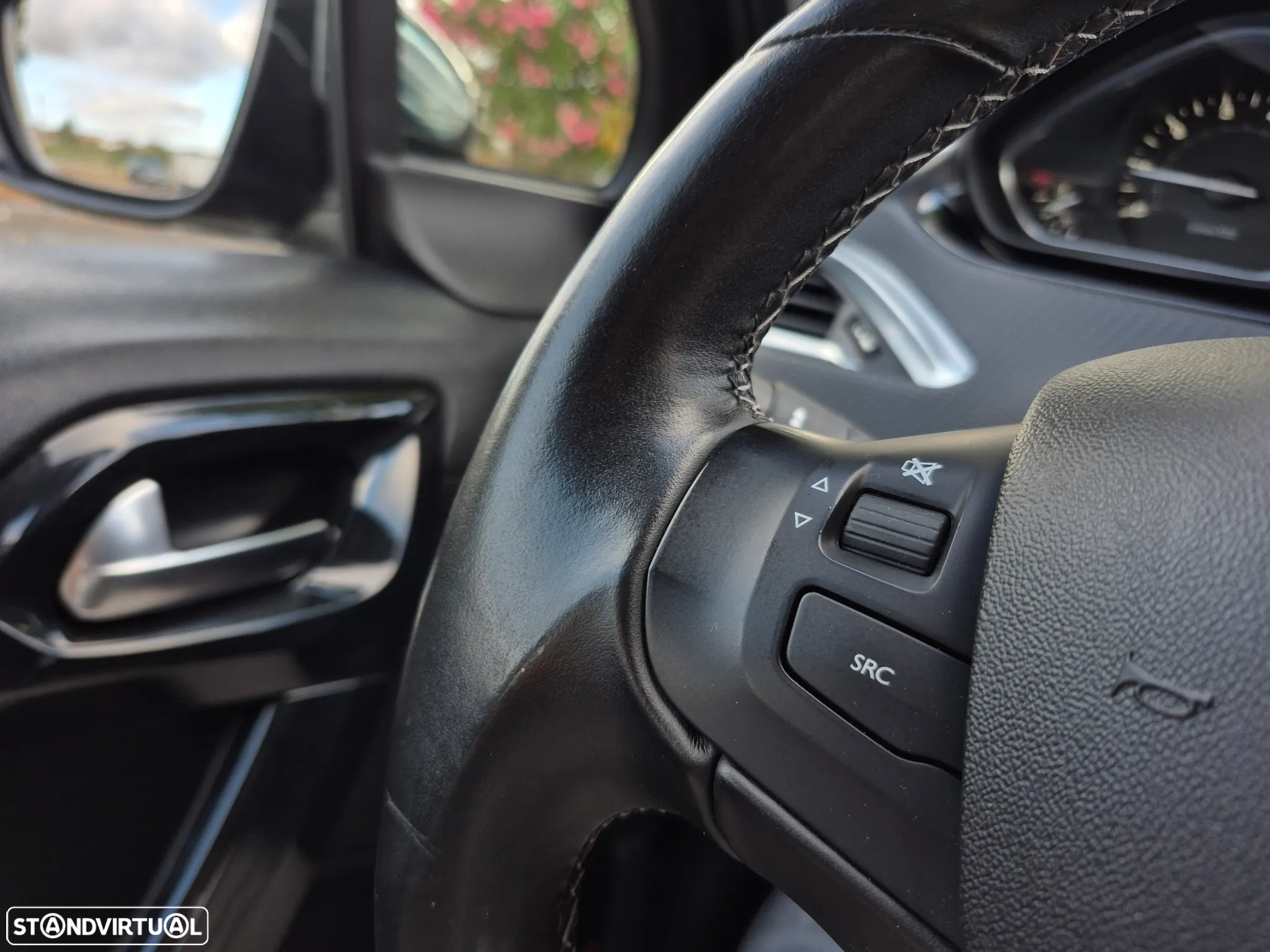Peugeot 208 1.2 PureTech Allure EAT6 - 13