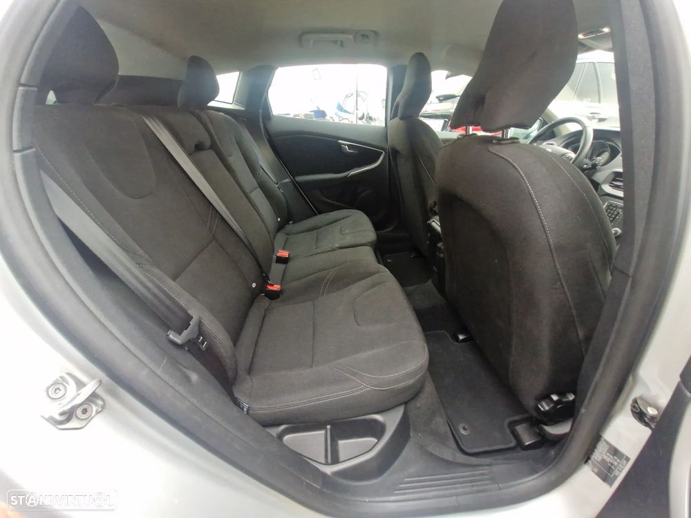 Volvo V40 D2 Geartronic Kinetic - 9