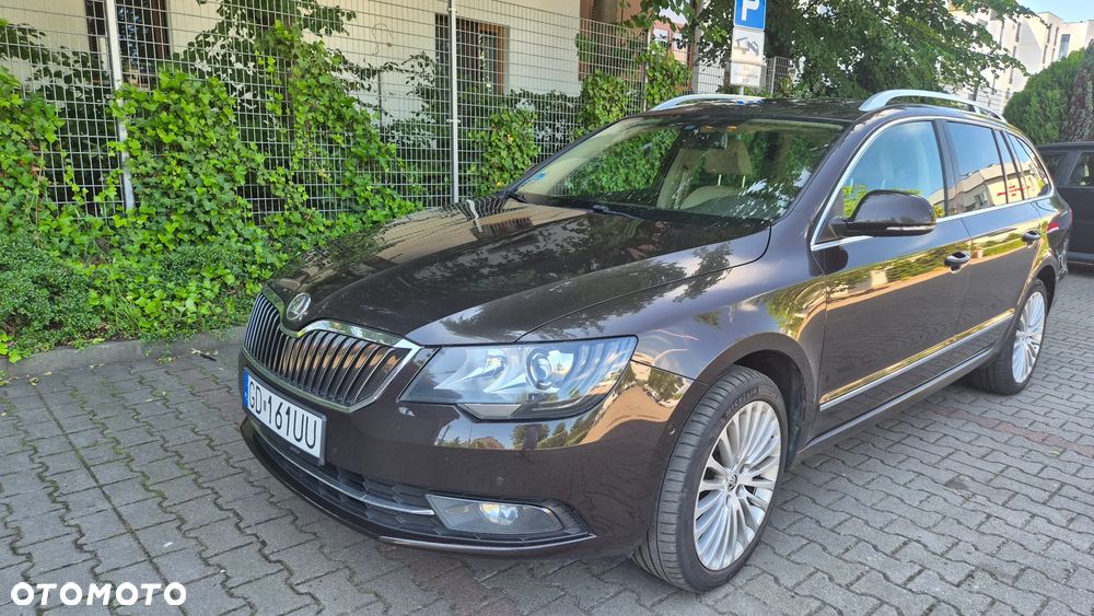 Skoda Superb 2.0 TDI 4x4 Platinum Outdoor DSG - 3