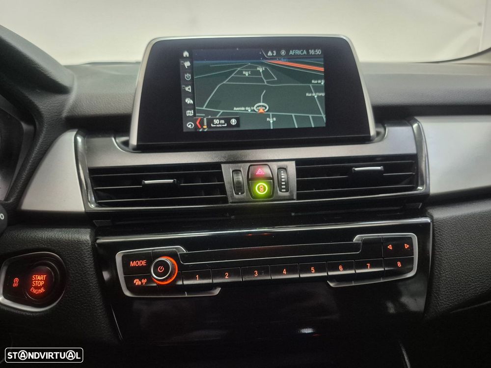 BMW 216 Gran Tourer i 7L Line Luxury - 16