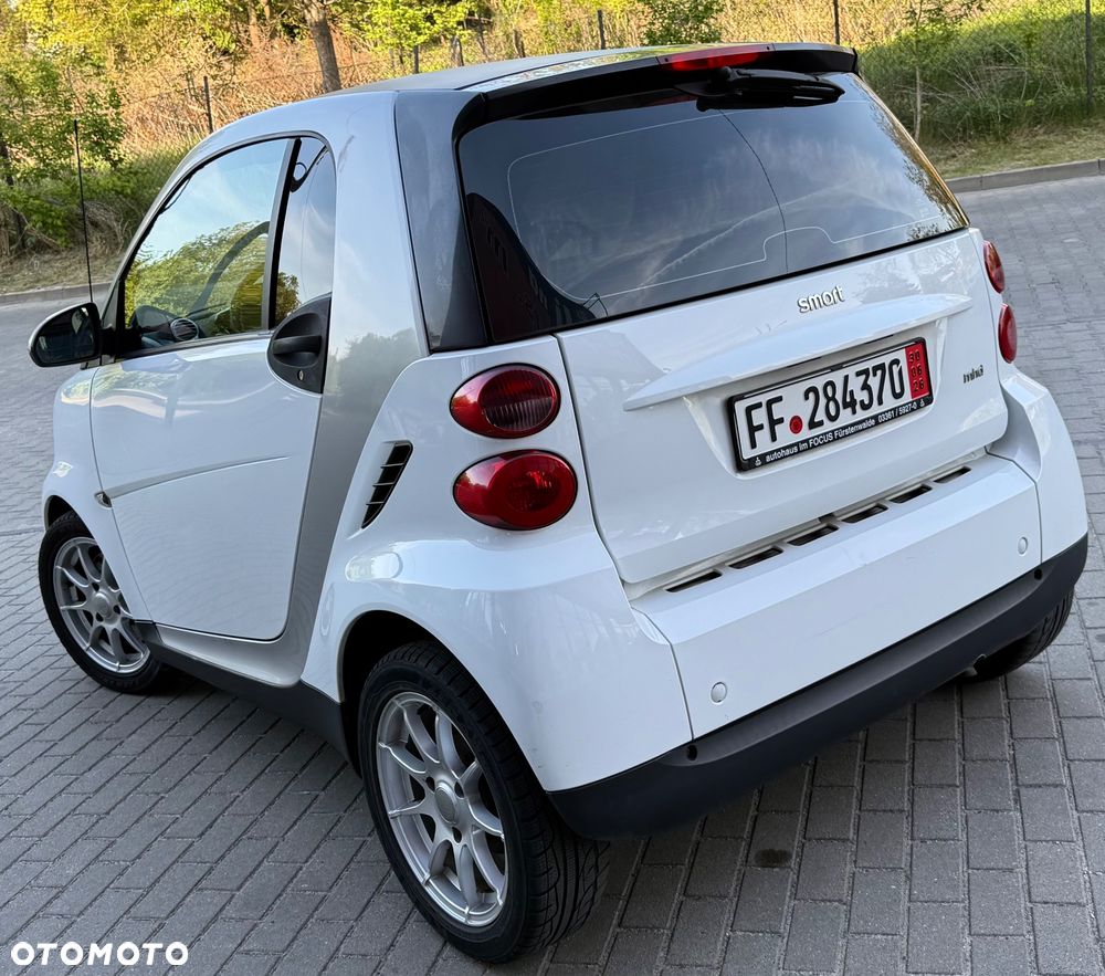 Smart Fortwo softouch black&white limited micro hybrid drive - 2