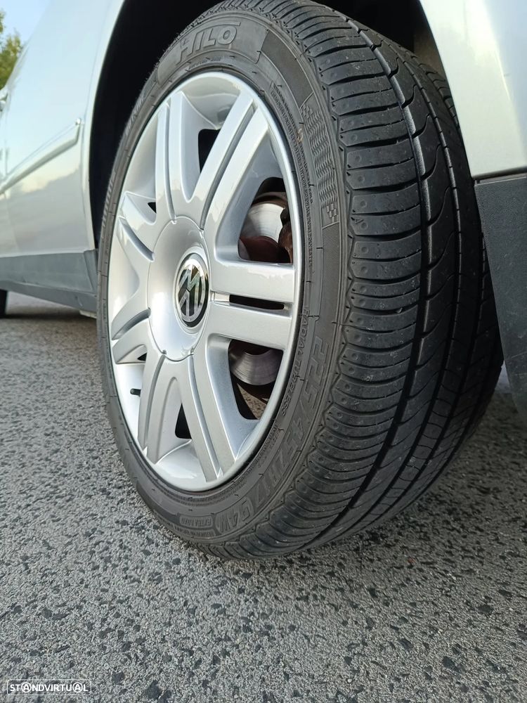 VW Passat 1.9 TDi Highline - 10