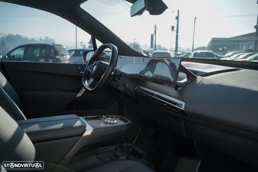 BMW iX xDrive 40 Pack Desportivo - 41