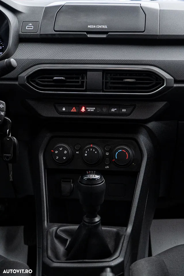 Dacia Logan TCe 90 MT6 Comfort - 5