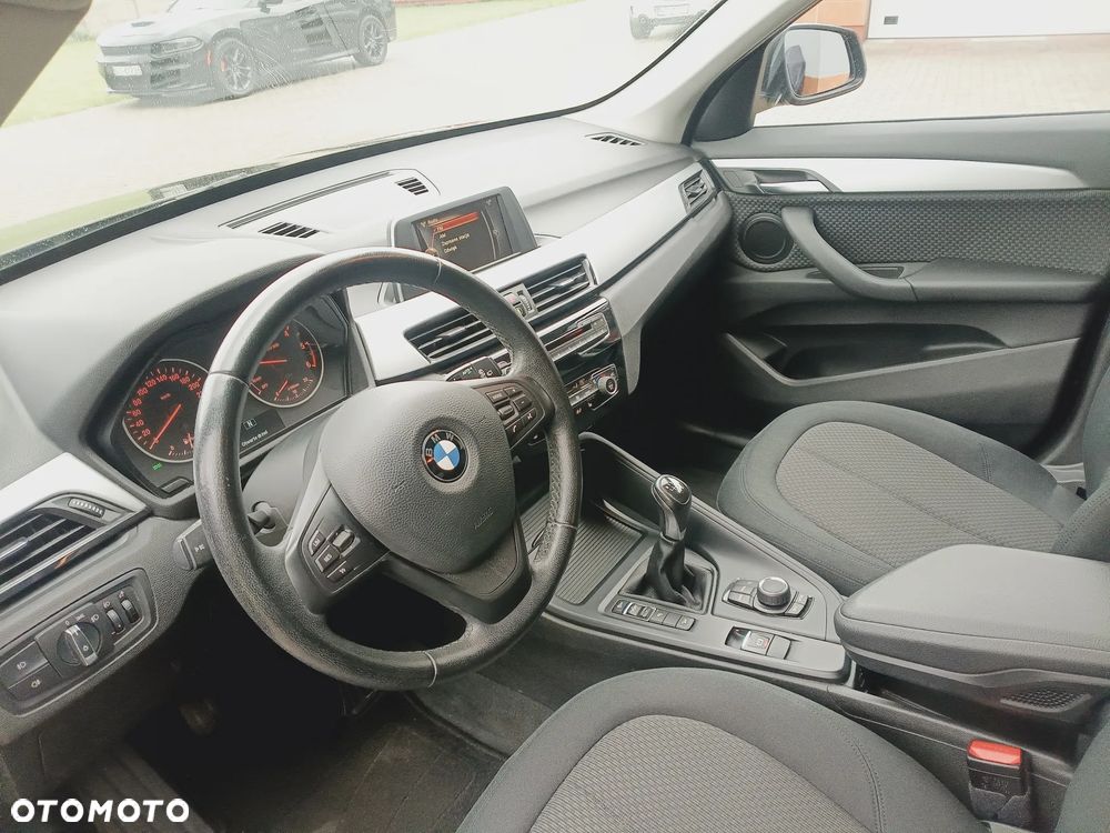 BMW X1 xDrive18d Business Edition - 13