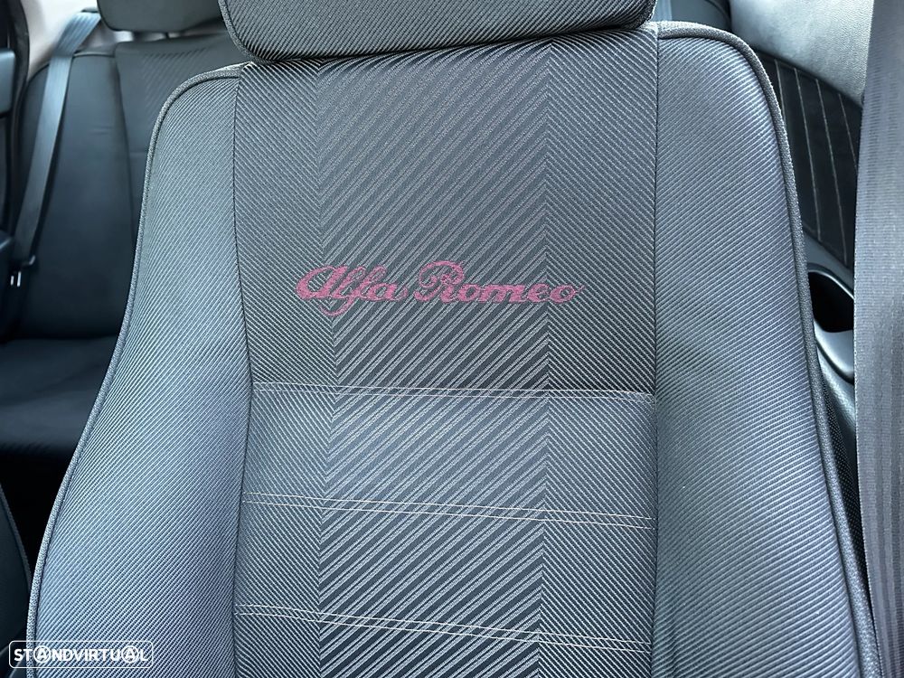 Alfa Romeo 156 1.6 TS - 13