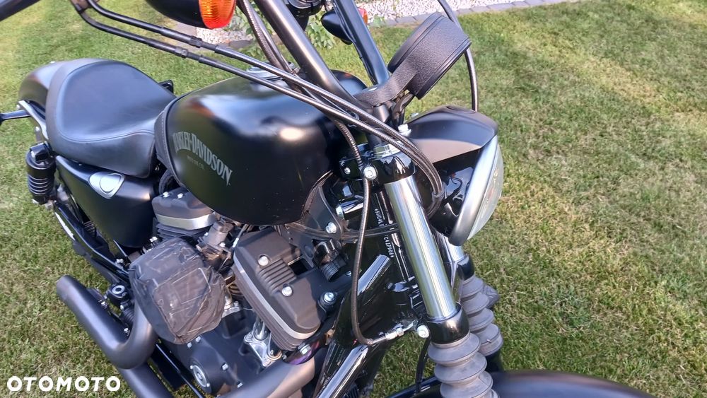 Harley-Davidson Sportster Iron 883 - 7