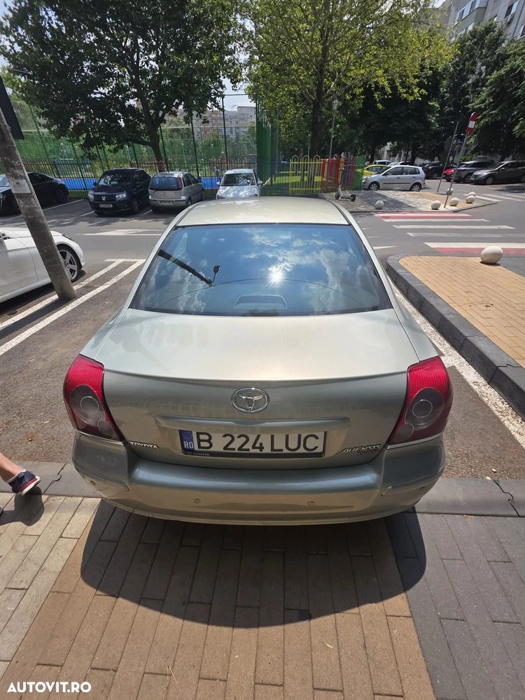 Toyota Avensis 2.0 D-4D Sedan Luna - 3