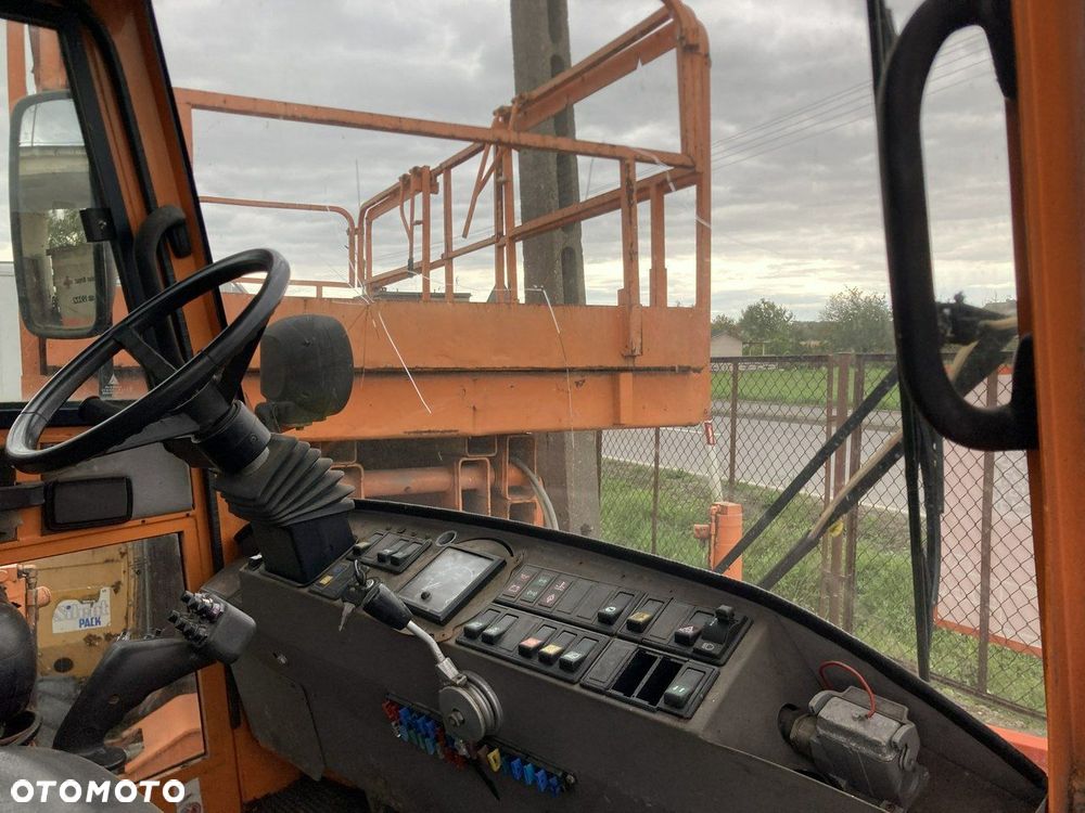 Inny Hansa 4X4 pług posypywarka wywrotka - 9