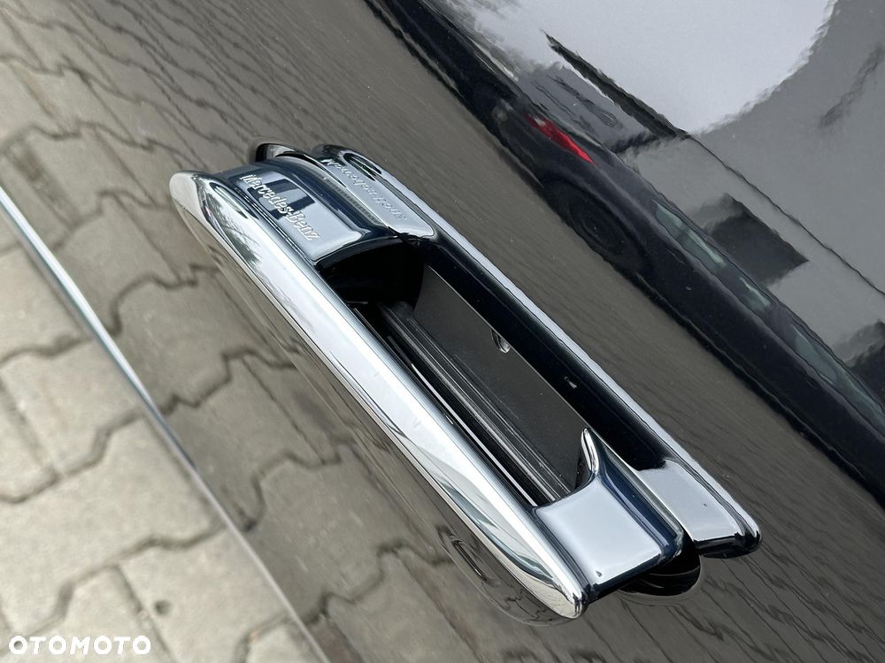 Mercedes-Benz Klasa E 220 d mHEV 4-Matic Avantgarde 9G-Tronic - 30