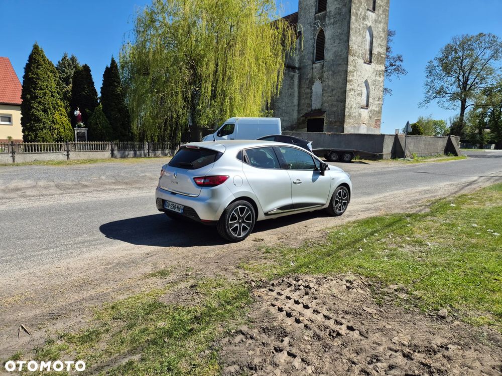 Renault Clio 1.2 16V 75 LIMITED - 17