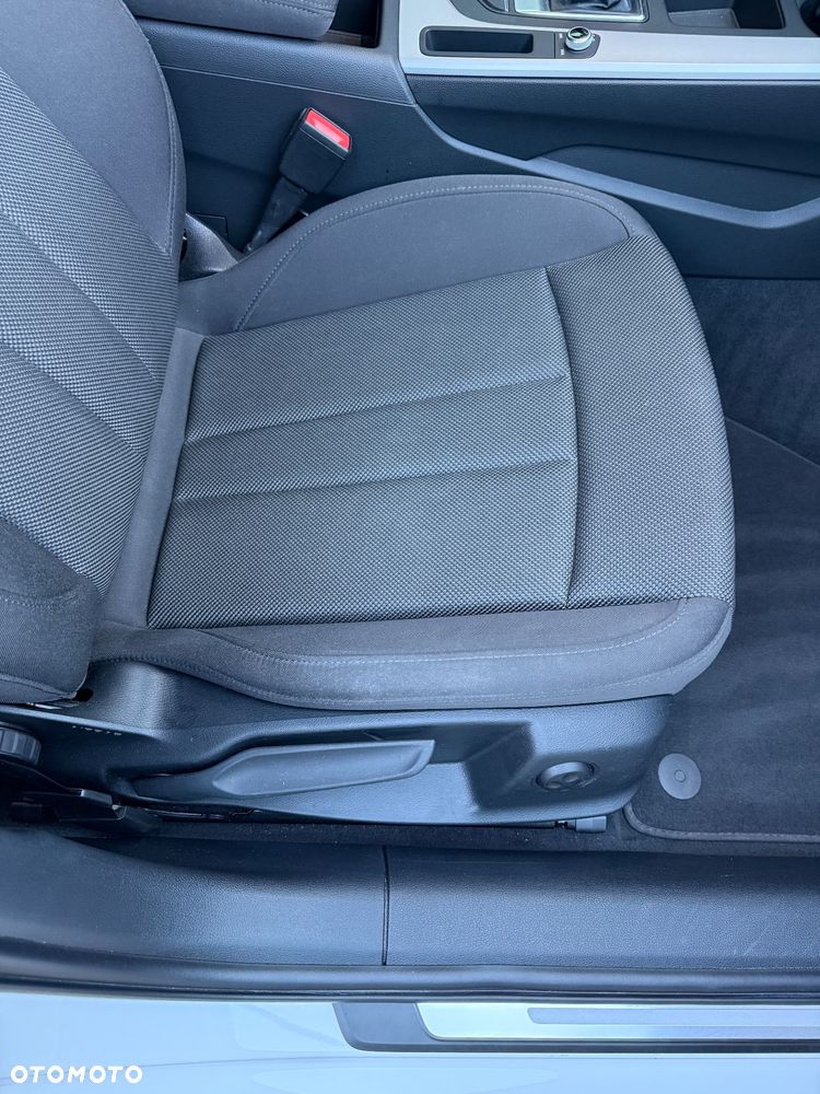 Audi A4 Avant 40 TDI quattro S tronic advanced - 23