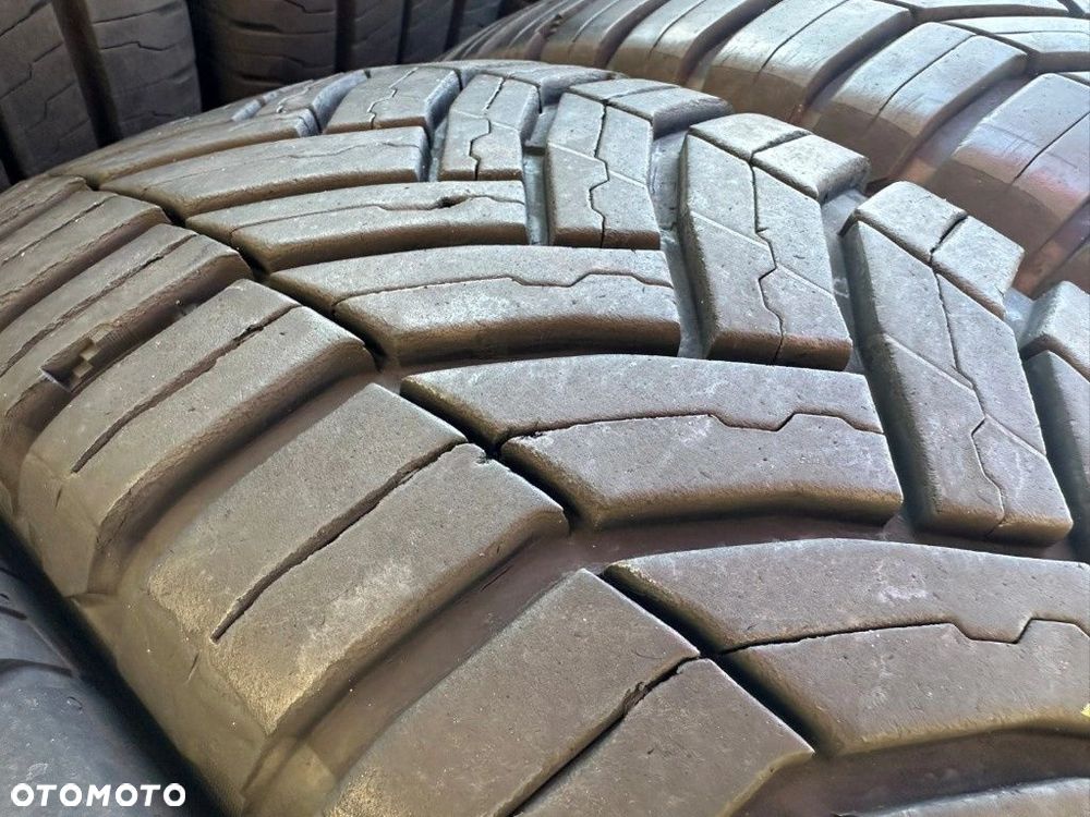235/60/17C Michelin CrossClimate_8mm_4szt_(644) - 8