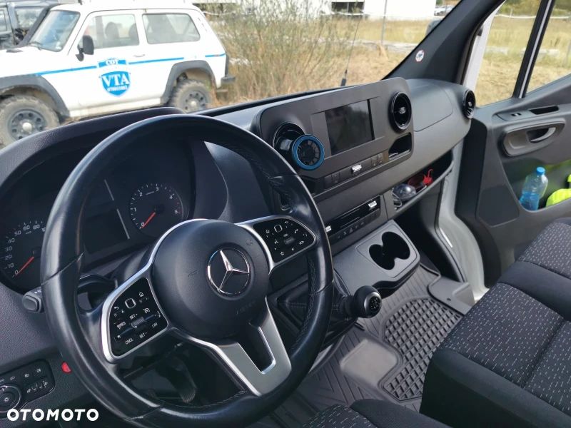 Mercedes-Benz Sprinter B907 - 14