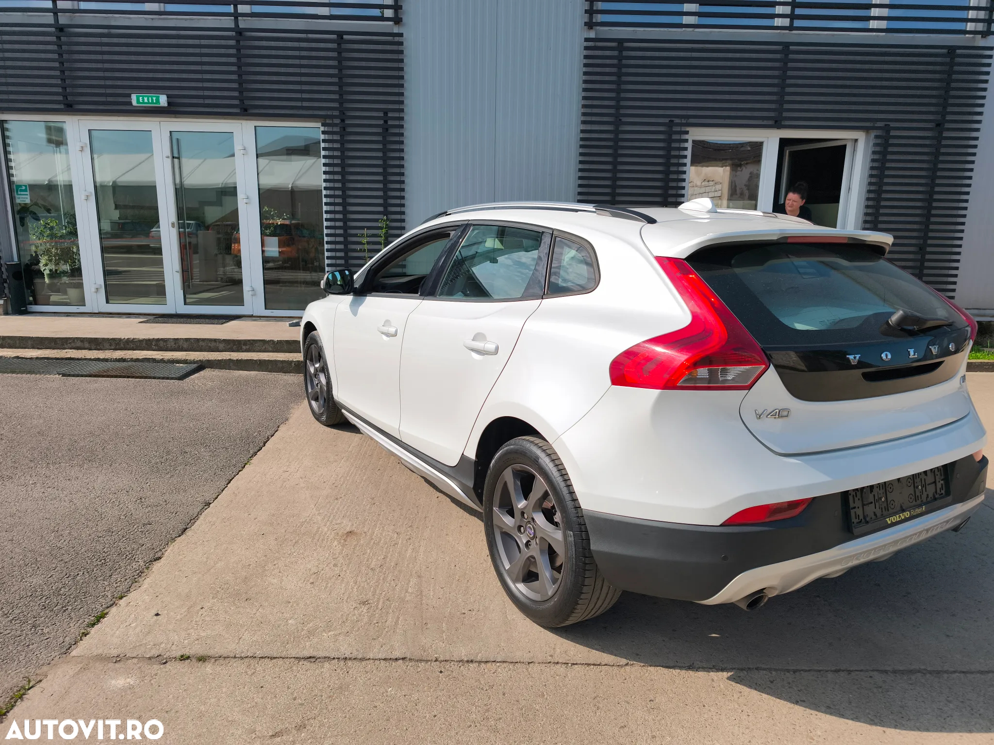 Volvo V40 Cross Country D4 Momentum - 7
