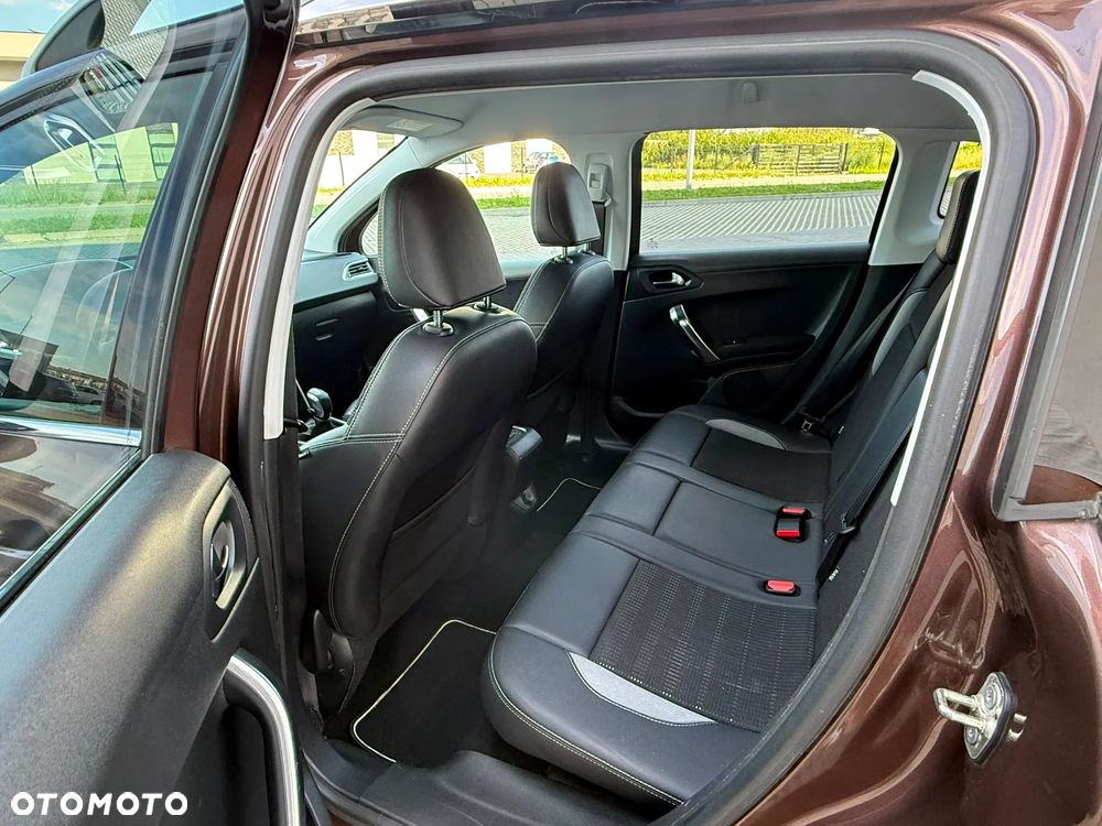 Peugeot 2008 1.6 e-HDi Allure S&S - 14