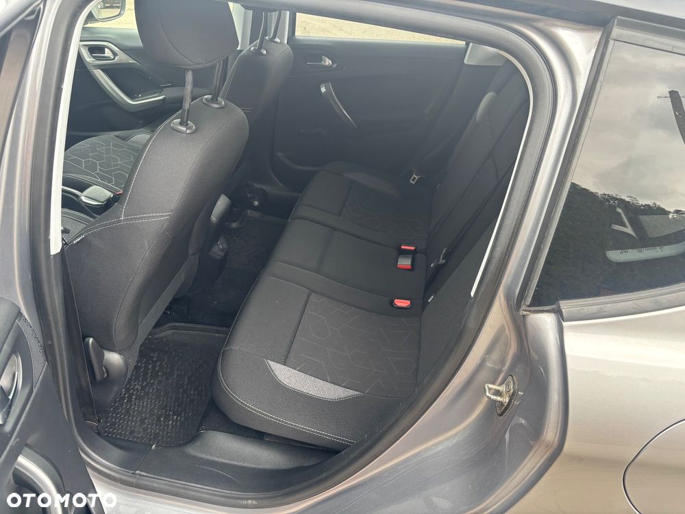 Peugeot 2008 BlueHDi 100 STOP & START Allure - 11