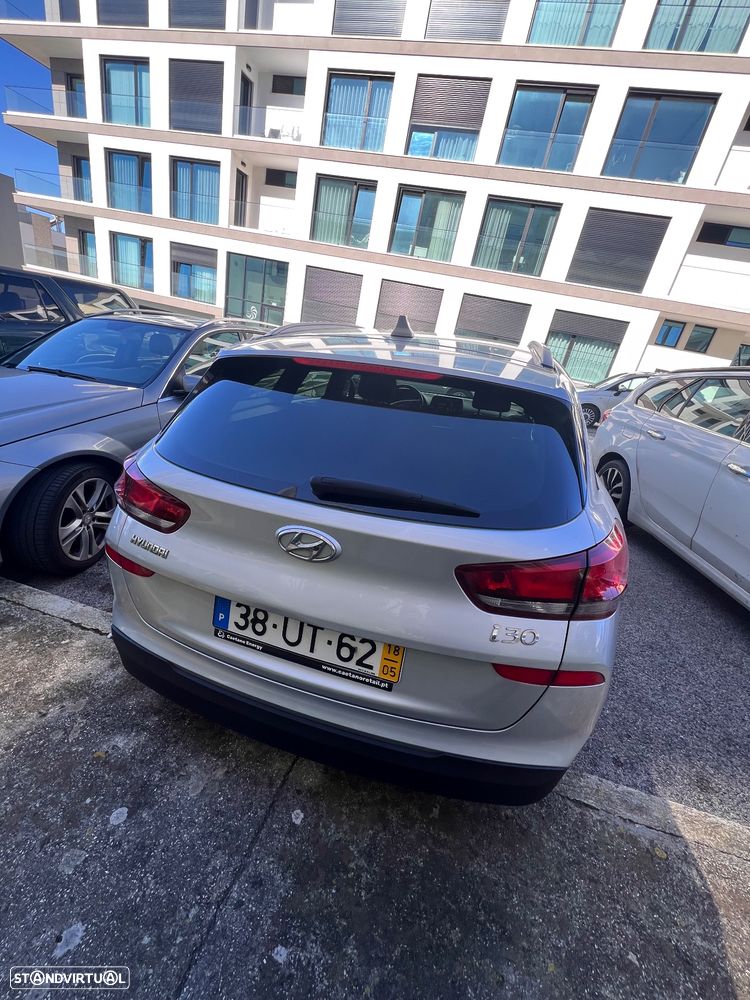 Hyundai i30 SW 1.6 CRDi Style 7DCT - 3