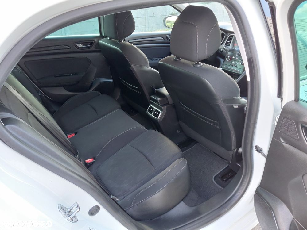 Renault Megane TCe 140 GPF LIMITED - 16