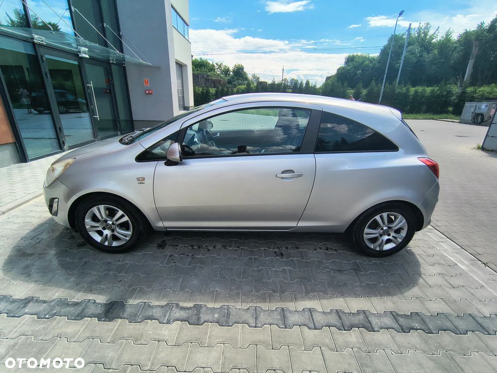 Opel Corsa 1.4 16V Cosmo - 2