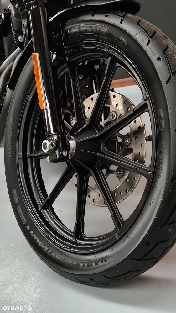 Harley-Davidson Sportster Iron 1200 - 22