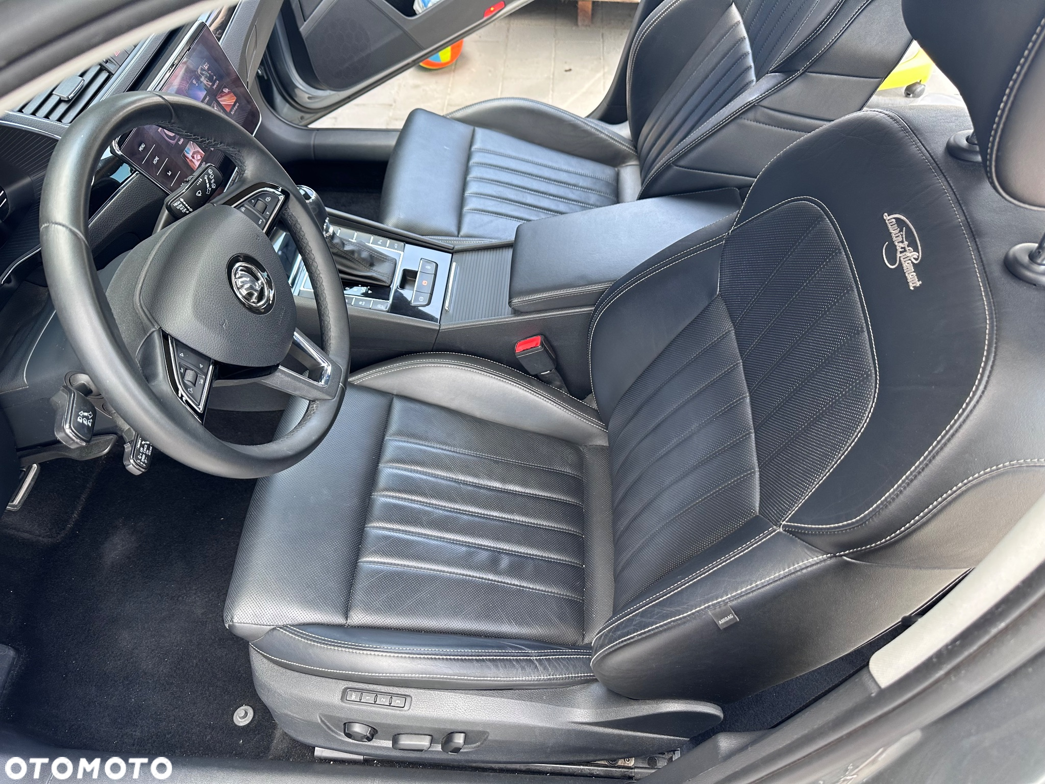 Skoda Superb 2.0 TDI L&K DSG - 14