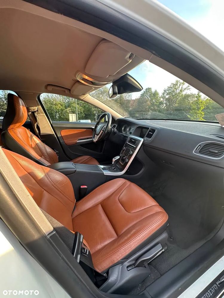 Volvo S60 D3 Summum - 15