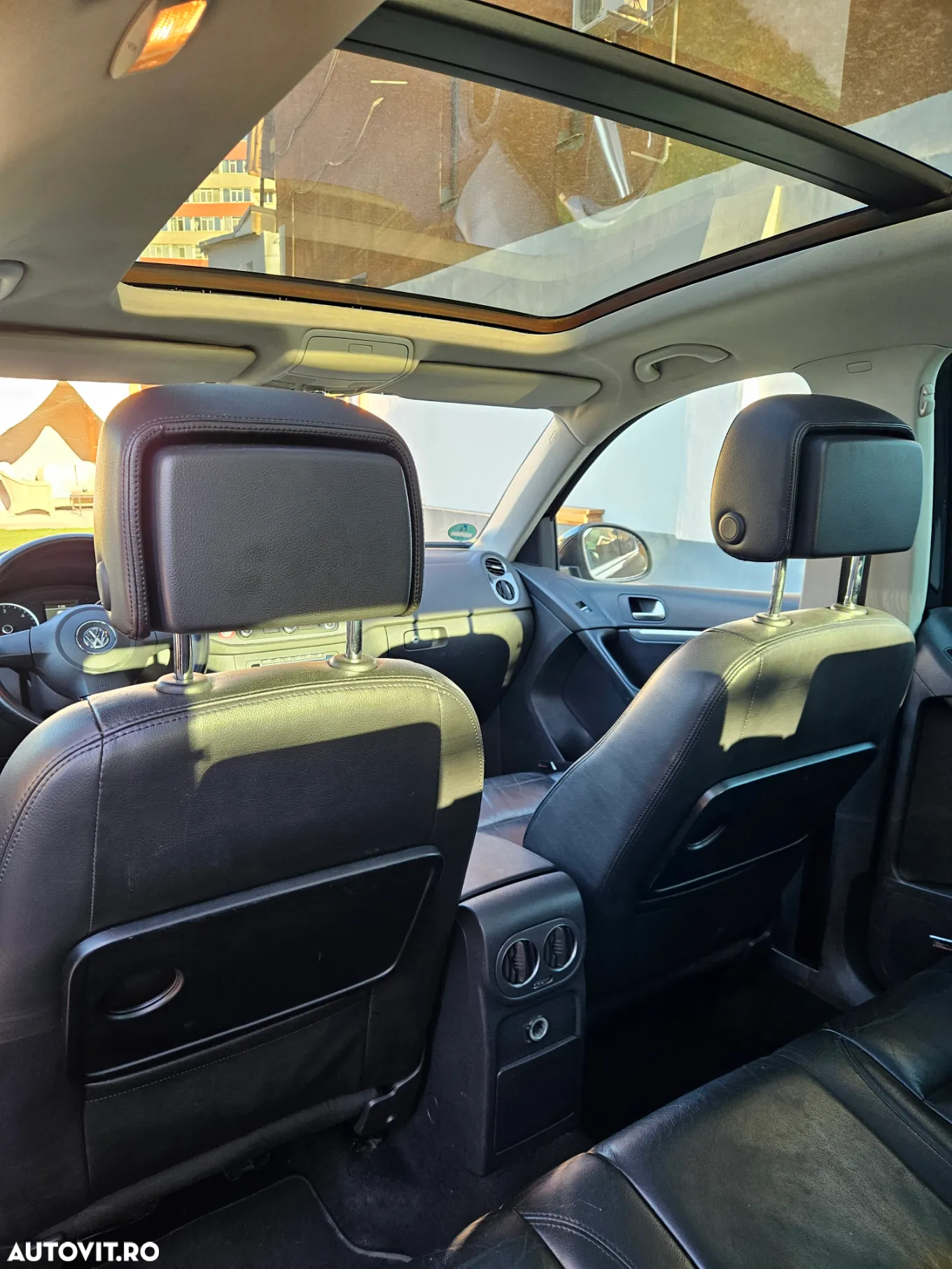 Volkswagen Tiguan 2.0 TDI 4Motion DSG Sport & Style - 6