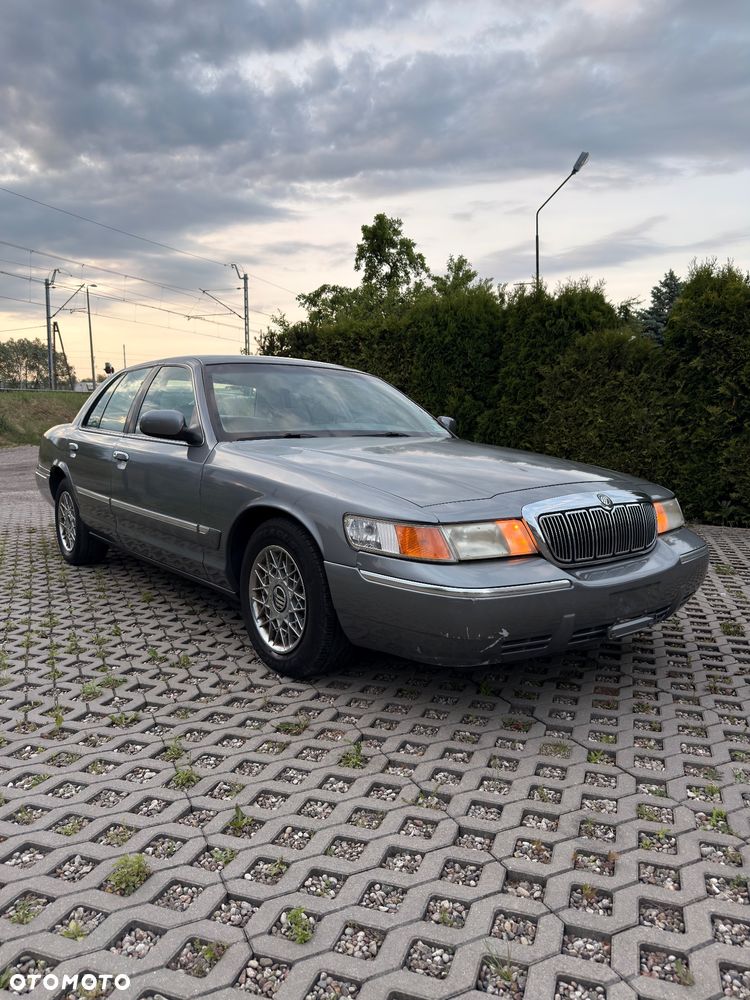 Mercury Marquis - 8