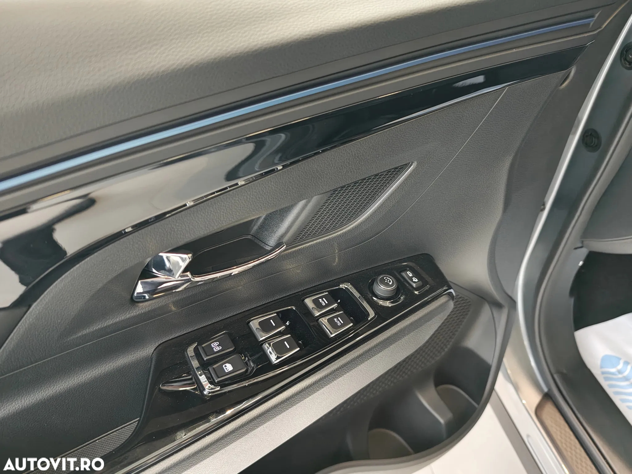 SsangYong Korando e-Motion 61.5 kW Premium - 19