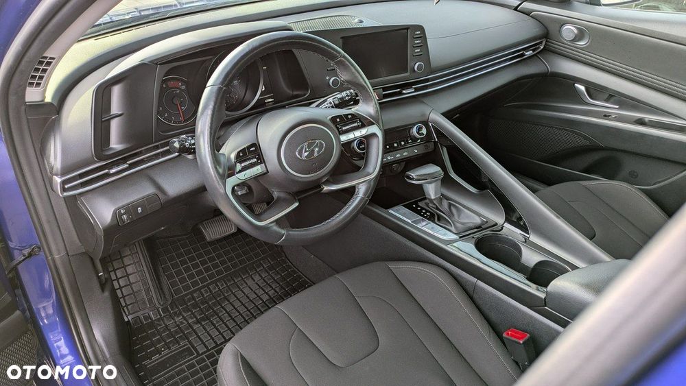 Hyundai Elantra - 13