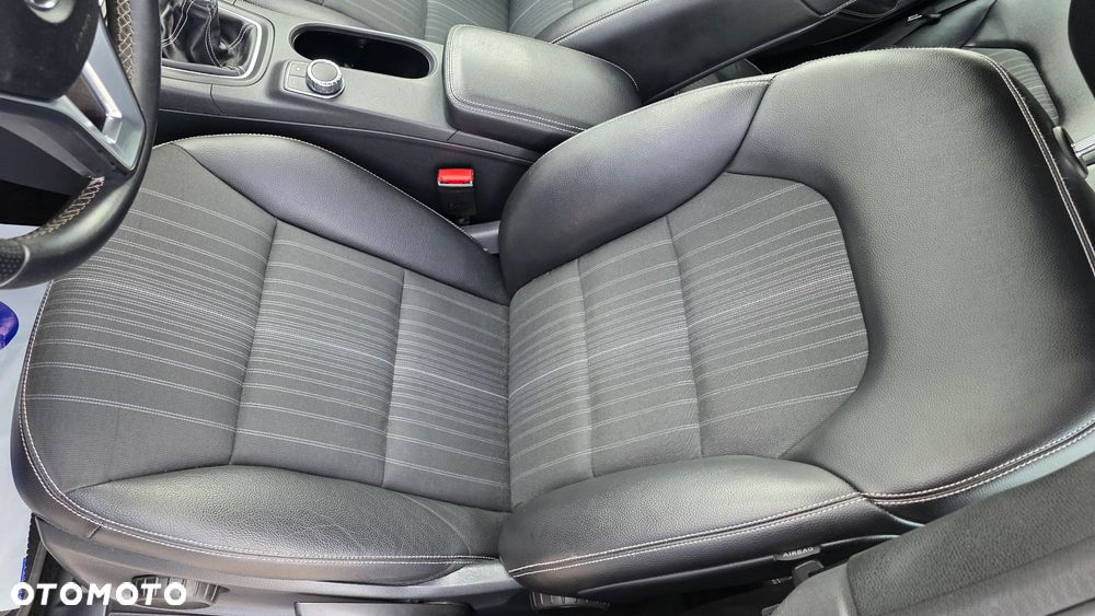Mercedes-Benz Klasa B 180 BlueEFFICIENCY Edition 1 - 17