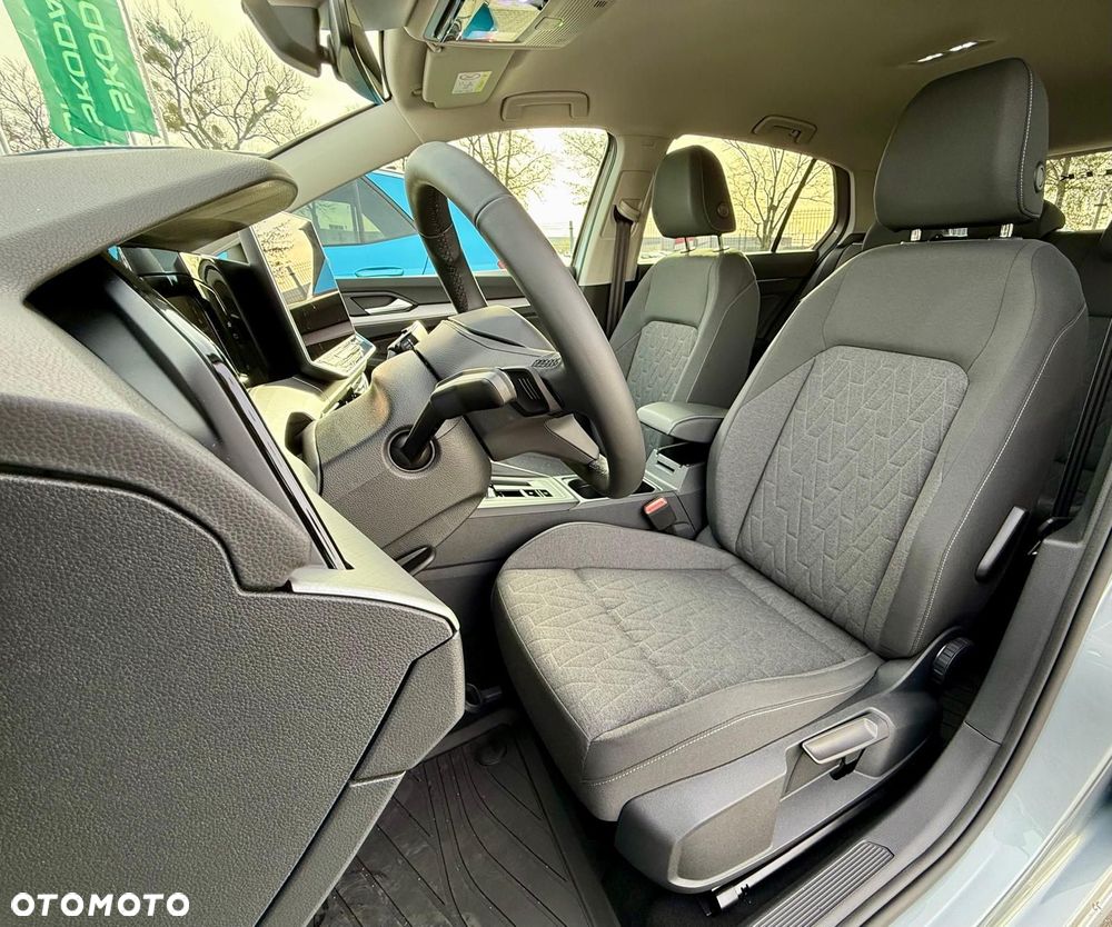 Volkswagen Golf - 24