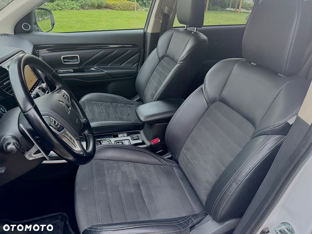 Mitsubishi Outlander - 8