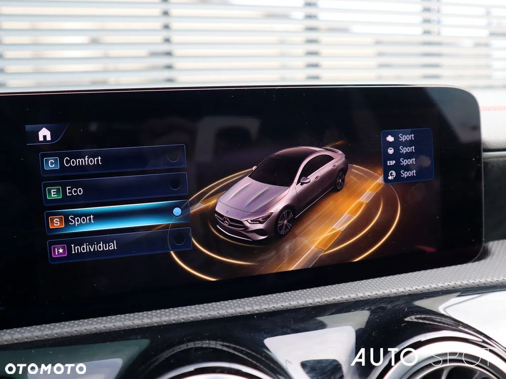 Mercedes-Benz CLA 200 AMG Line 7G-DCT - 34