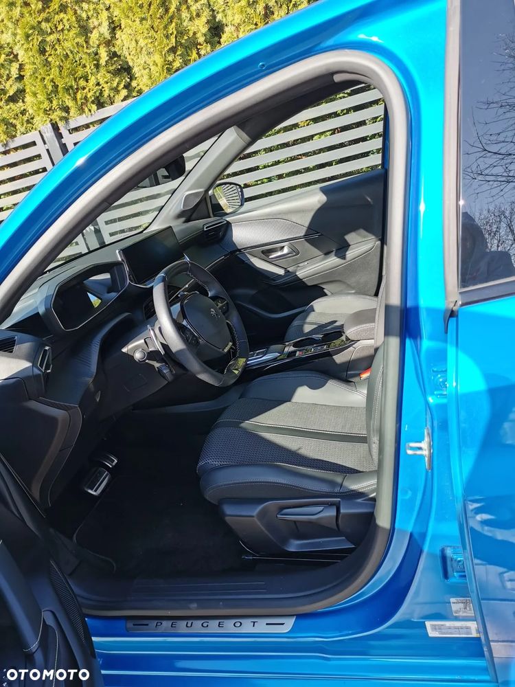 Peugeot 208 - 25