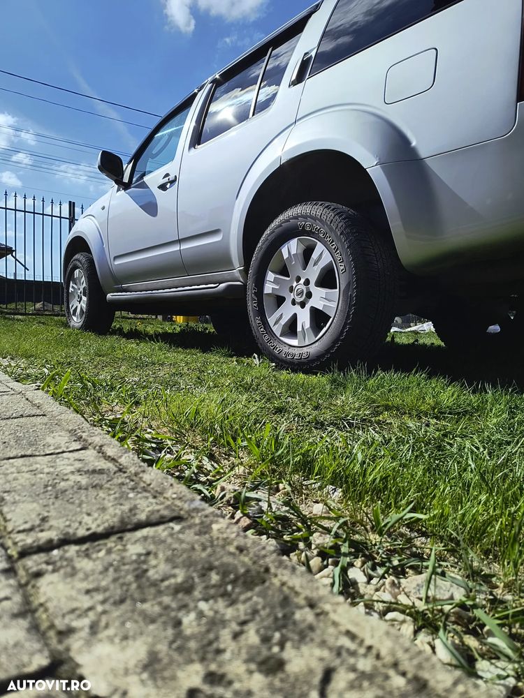 Nissan Pathfinder 2.5 dCi Aut LE - 12