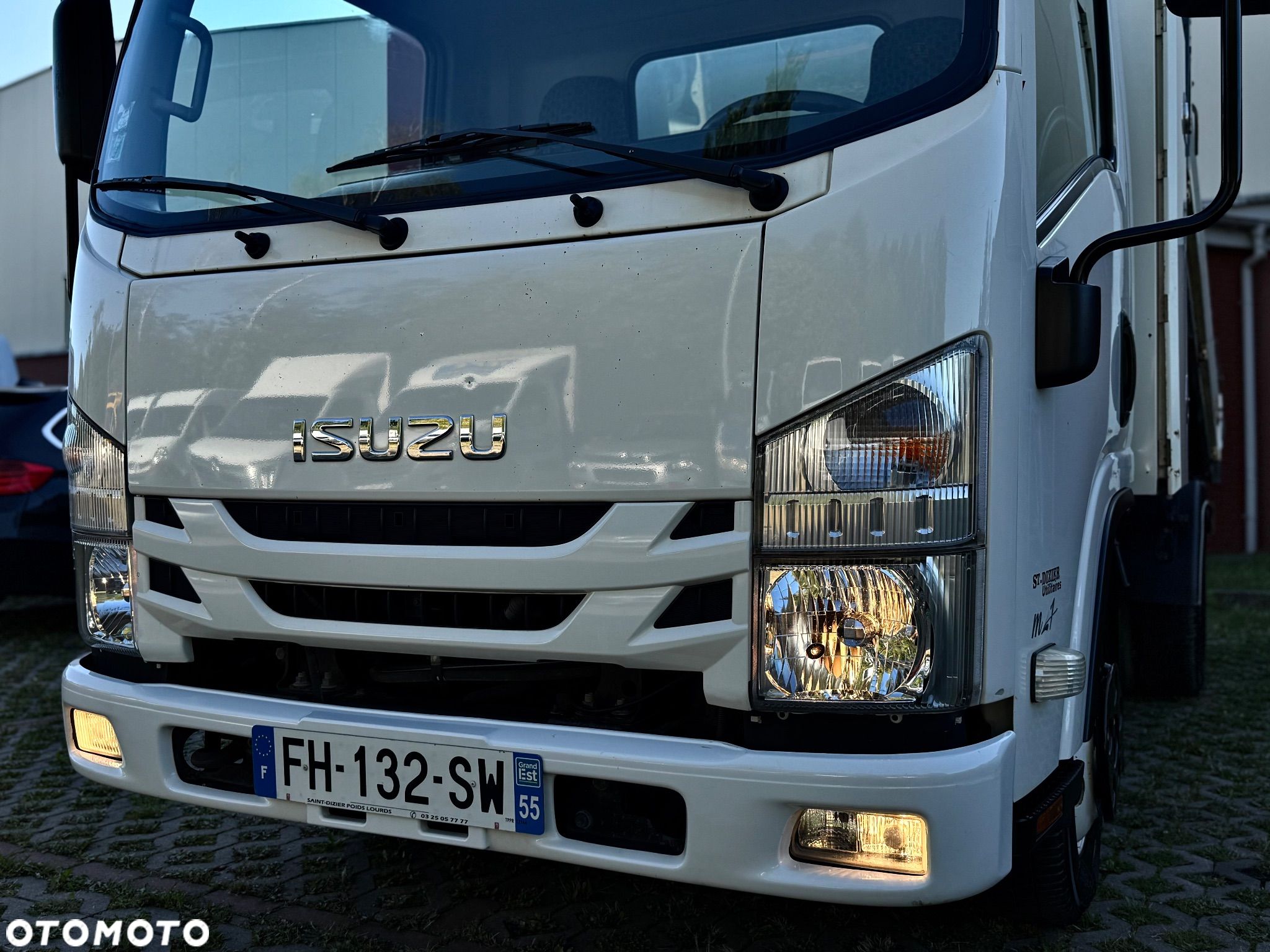 Isuzu N1R - 1
