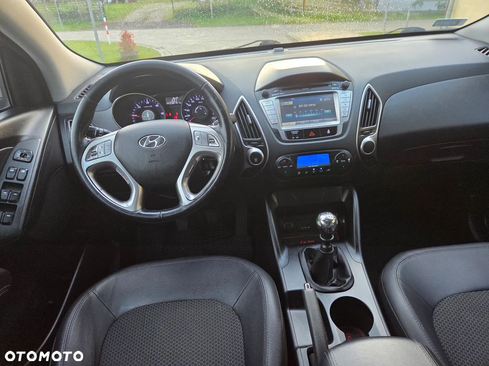 Hyundai Tucson ver-2-0-crdi-comfort-2wd - 16