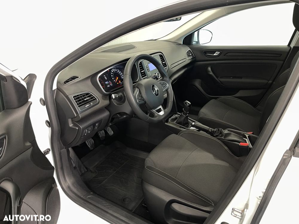 Renault Megane TCe GPF Zen - 6