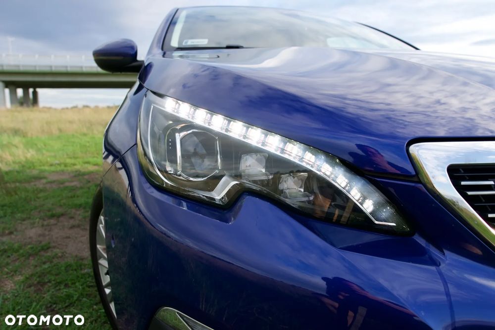 Peugeot 308 1.2 PureTech GPF Allure Pack S&S - 5