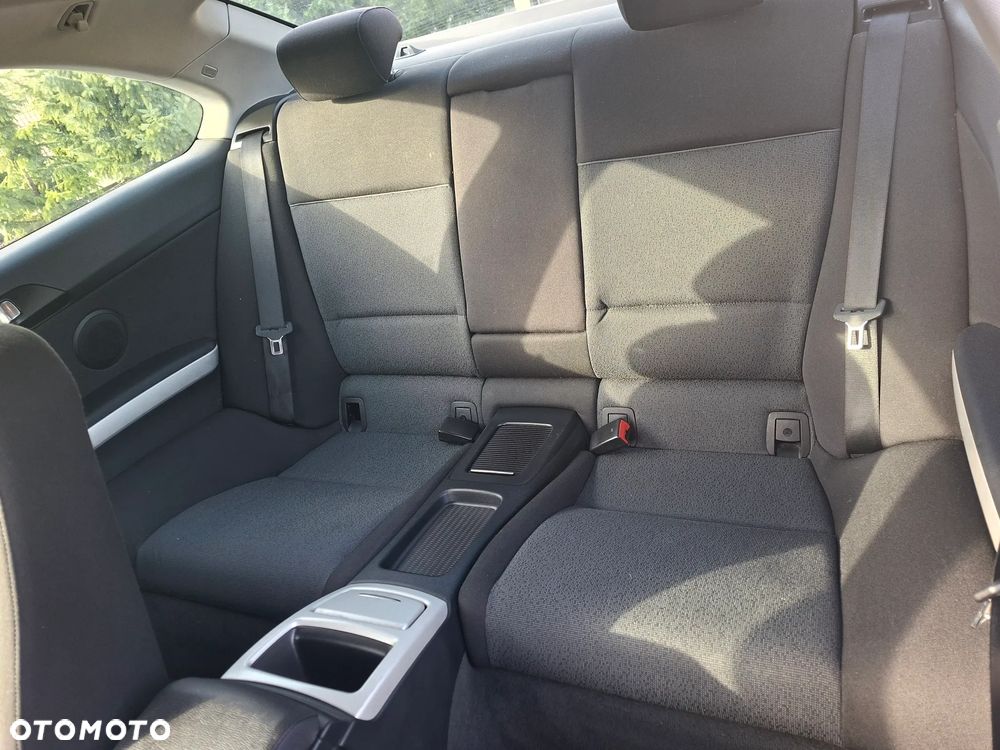 BMW Seria 3 320i - 11