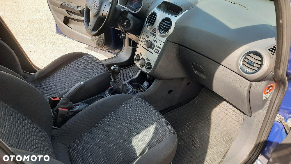 Opel Corsa 1.2 16V Essentia - 15