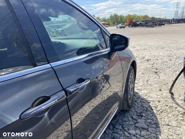 Chrysler Pacifica - 18
