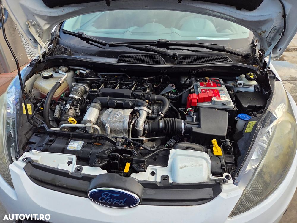 Ford Fiesta 1.6 TDCI DPF Ghia - 19