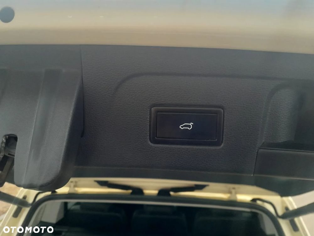 Volkswagen Touran - 18