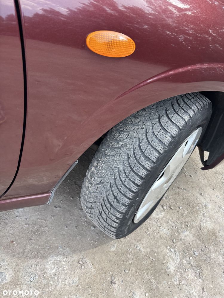 Nissan Almera - 5